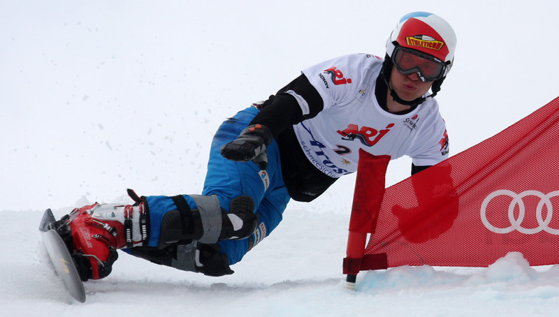 Nevin_Galmarini_snowboarding