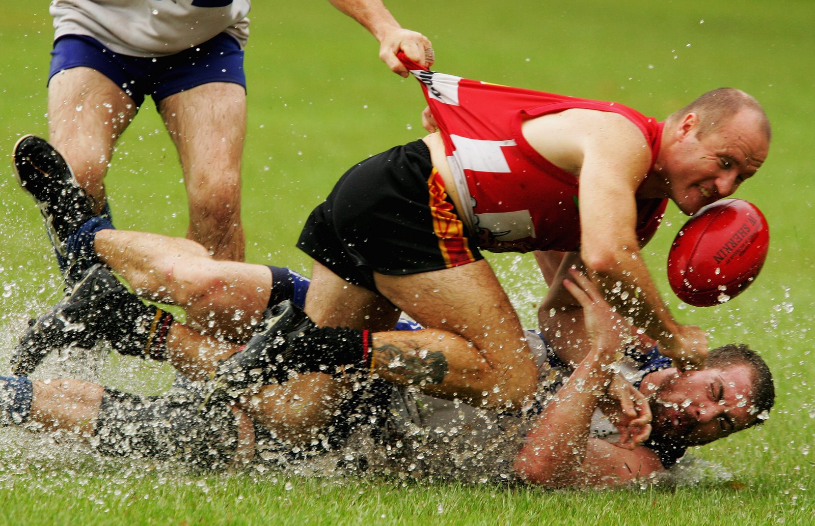 Australian Rules Football: How to Train for Power & Endurance without Causing Negative Effects - Official of Joe DeFranco & DeFranco's Gym!